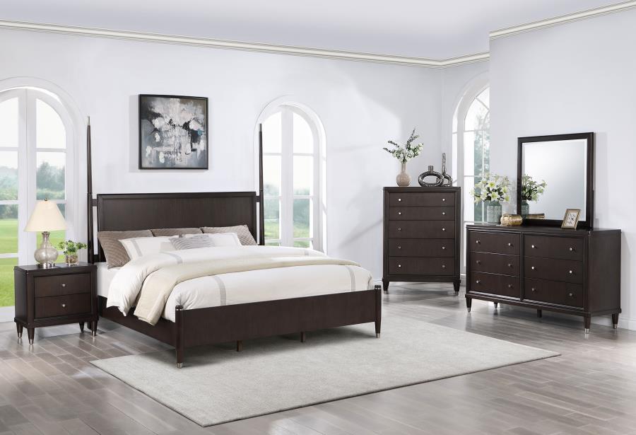 (image for) Emberlyn Wood Eastern King Poster Bed Brown