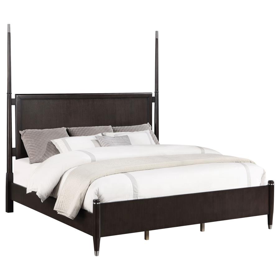 (image for) Emberlyn Wood Queen Poster Bed Brown