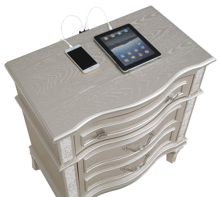 (image for) Evangeline 3-drawer Nightstand Silver Oak