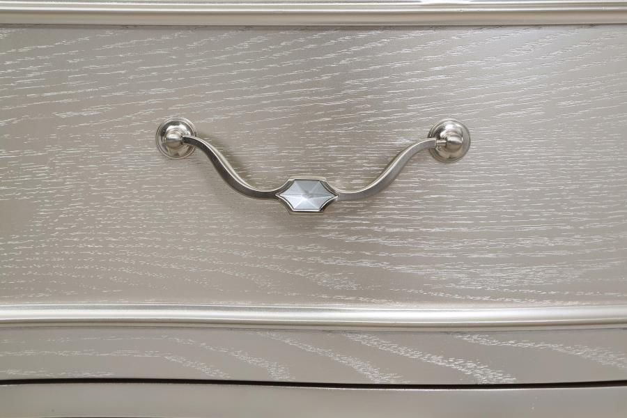 (image for) Evangeline 9-drawer Dresser Silver Oak