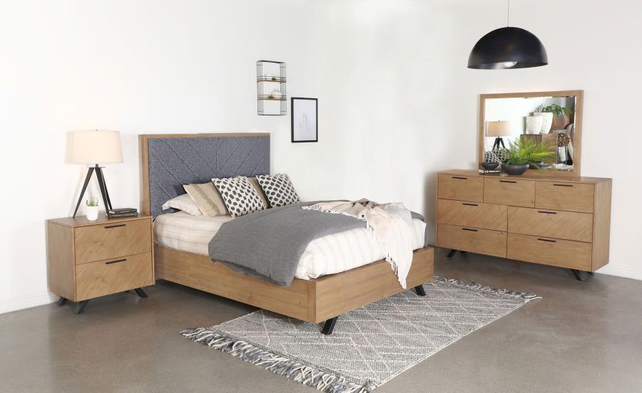 (image for) Taylor 4-piece Eastern King Bedroom Set Light Honey Brown - Click Image to Close