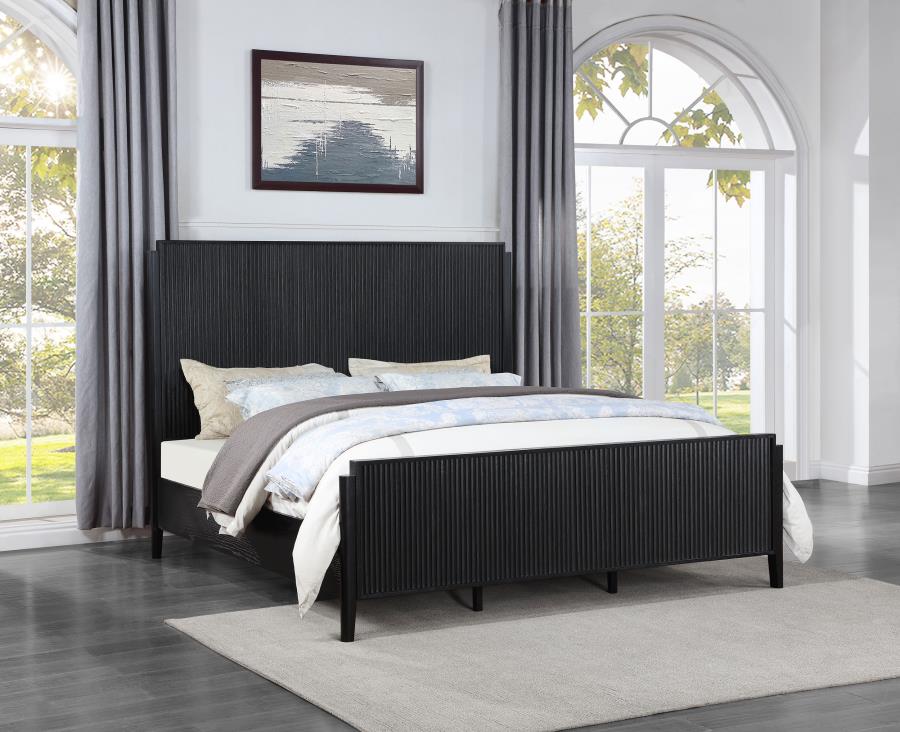 (image for) Brookmead Wood Eastern King Panel Bed Black