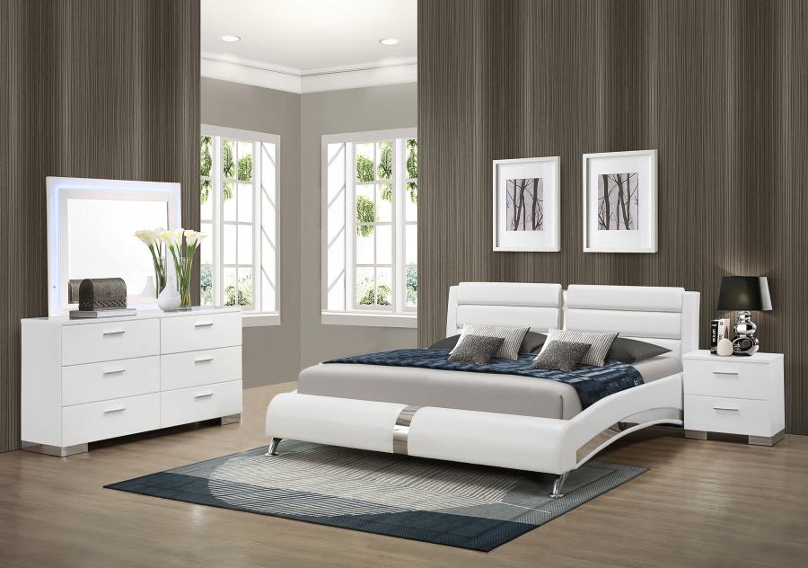 (image for) Jeremaine 4-piece California King Bedroom Set White - Click Image to Close